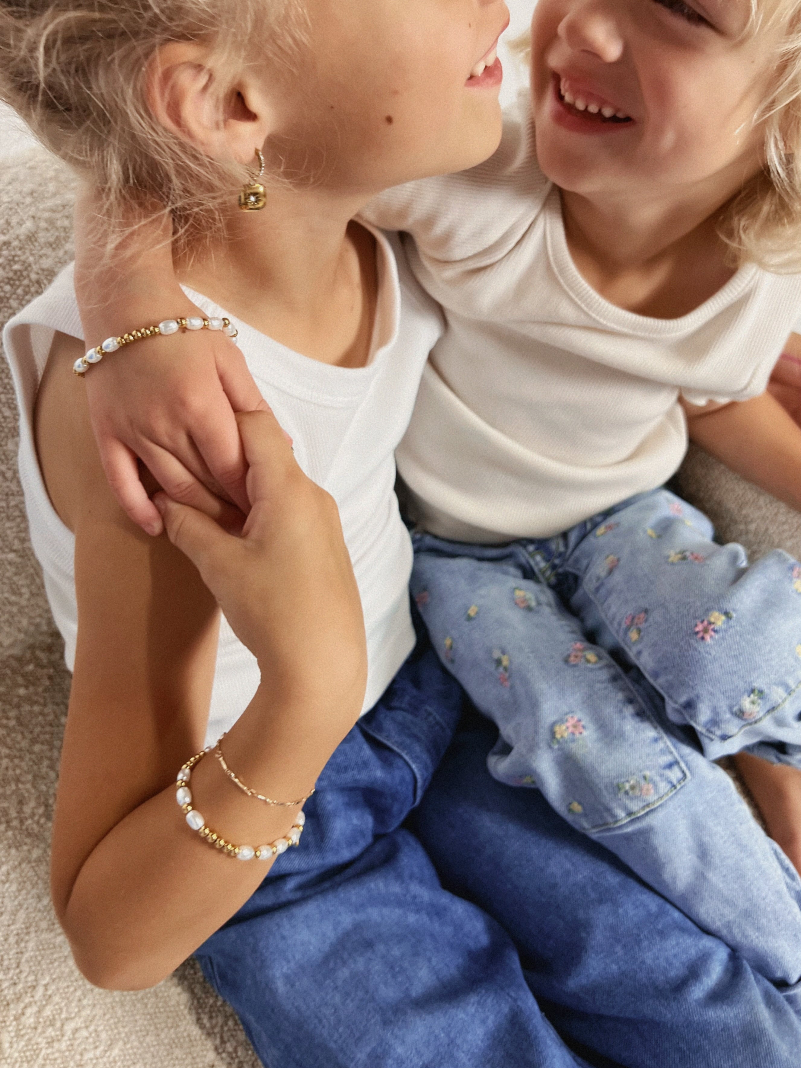 Poppy Pearl Bracelet : Hypoallergenic and Water Resistant