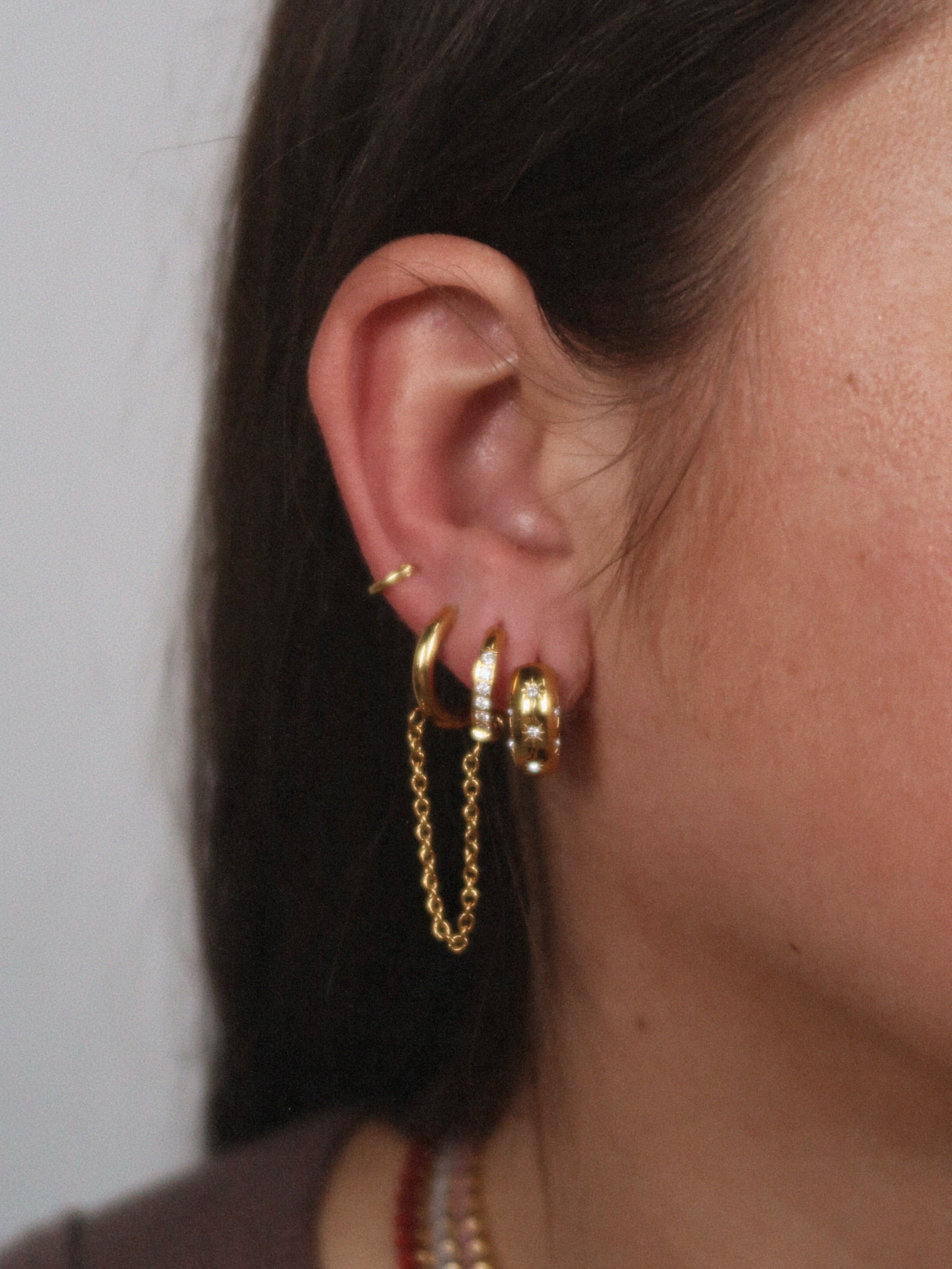 Star City Huggie : Hypoallergenic and Water Resistant