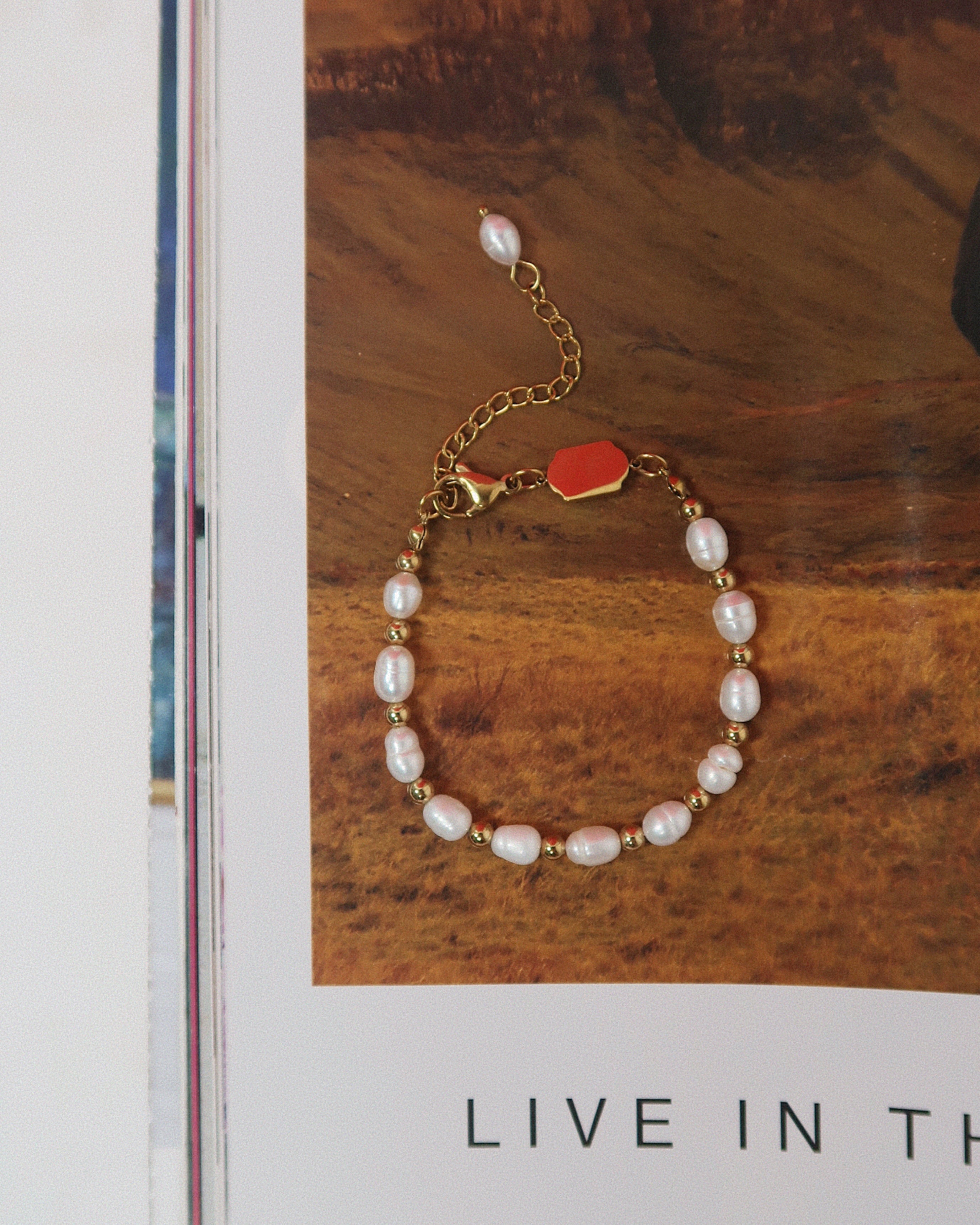 Pinto Pearl Bracelet : Hypoallergenic and Water Resistant